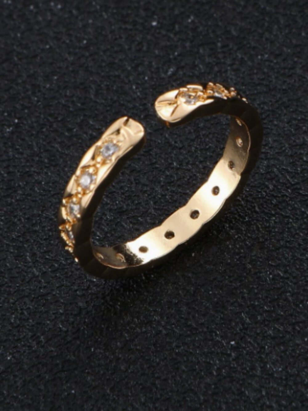 Golden small gemstone ring - Picture 2 of 3